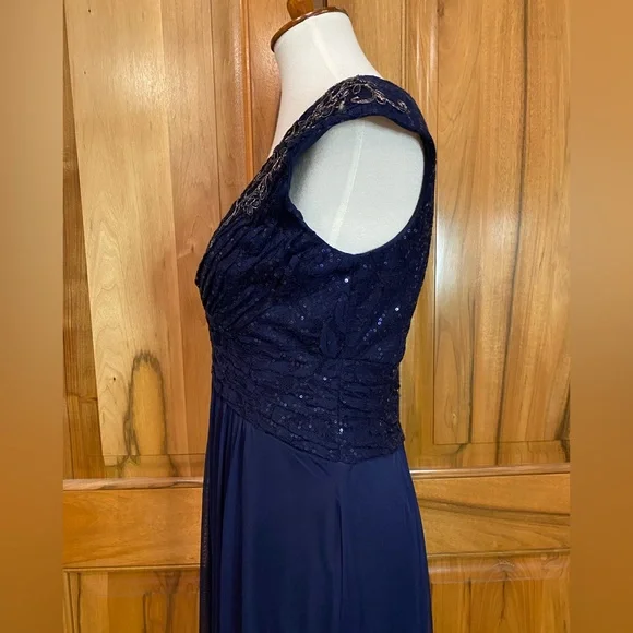 Violets & Roses - Lace & Sequins Blue/Silver Full-Length Formal/Prom Gown, EUC 4 - Picture 5 of 16